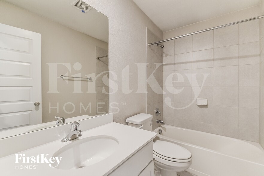 Building Photo - 6217 Painswick Dr