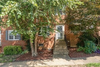 Building Photo - 3009 20th Ct S