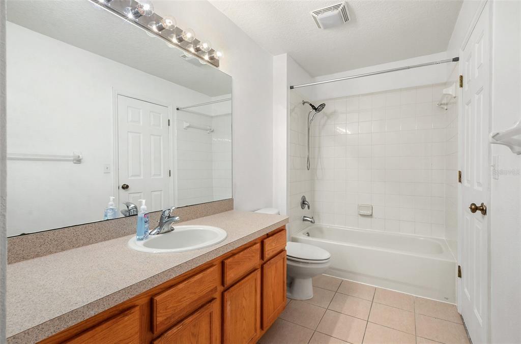 Building Photo - 2139 Golden Oak Ln