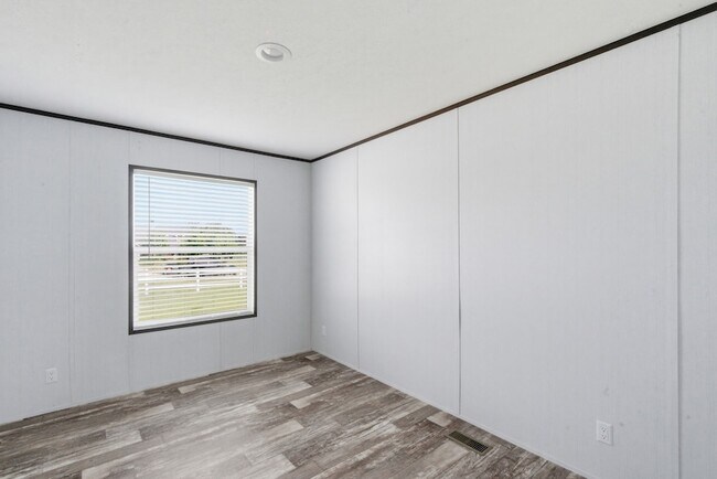 Building Photo - 303 Mesa Rdg