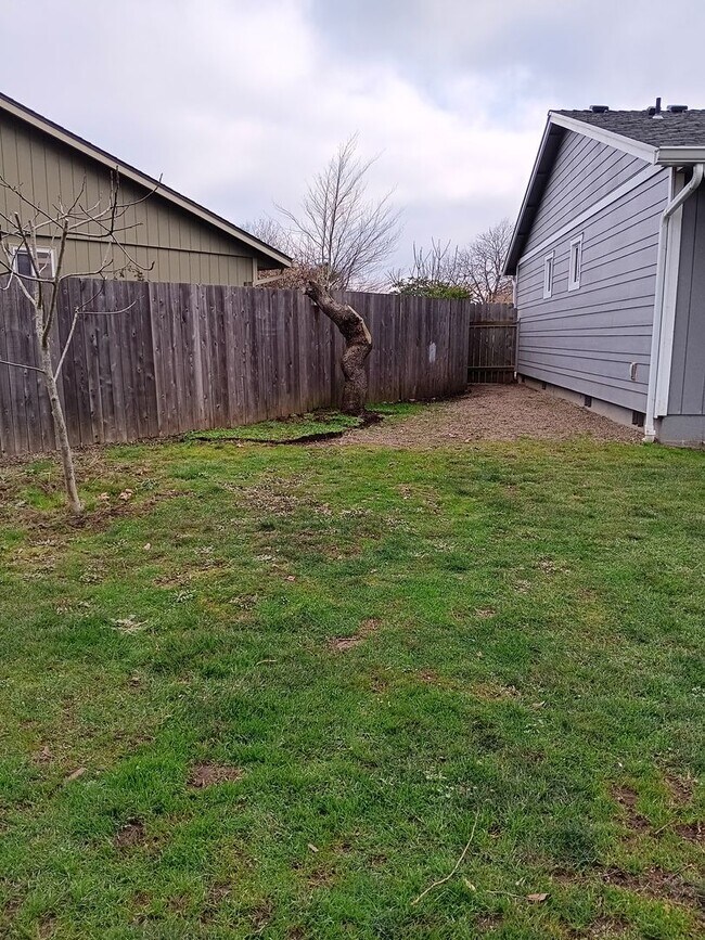 Building Photo - This Gem Of A House is Ready For You!