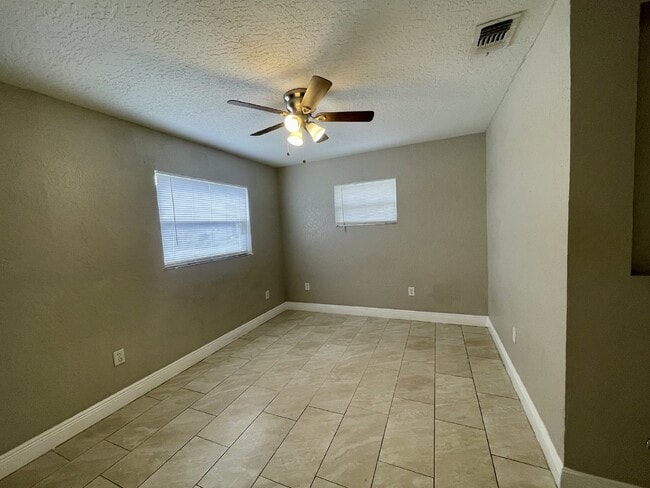 Building Photo - 4 bedroom 2 bathroom pool home for rent