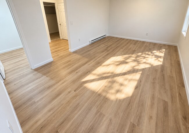 Building Photo - 3160 Eastwood Ct