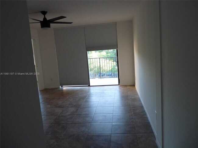 Building Photo - 14601 N Kendall Dr