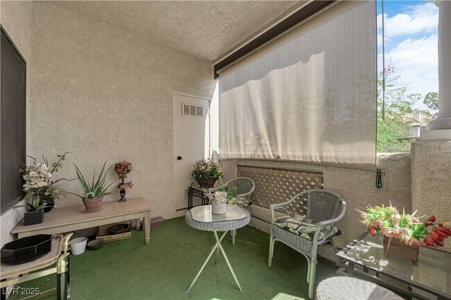 Building Photo - 1419 Santa Margarita St