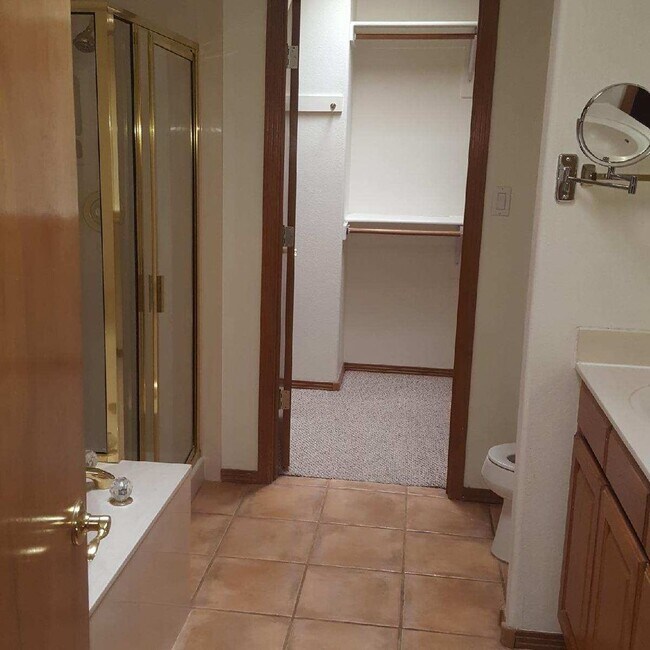 Building Photo - 2BR+1, 2BA, 2CG