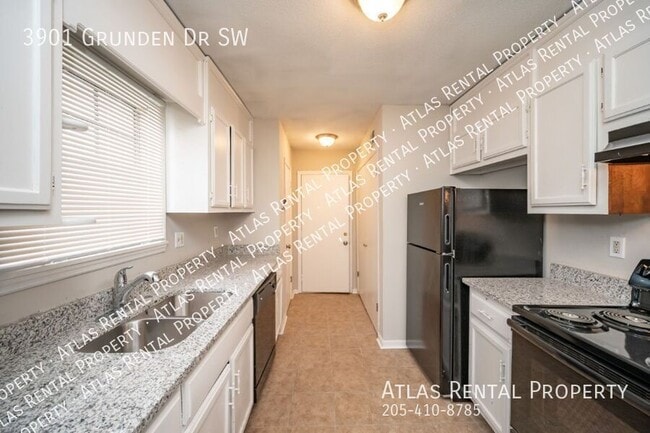 Building Photo - 3901 Grunden Dr SW