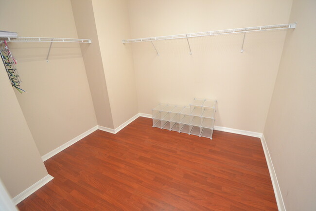 Building Photo - Gorgeous 4/3 Townhome in Oviedo ~ 2.5 Car ...