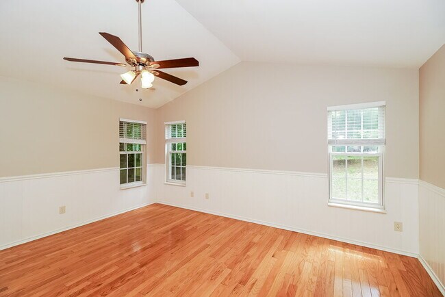 Building Photo - 7007 Duchamp Dr