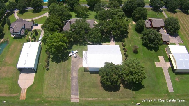 Primary Photo - 16 Kitty Hawk St W