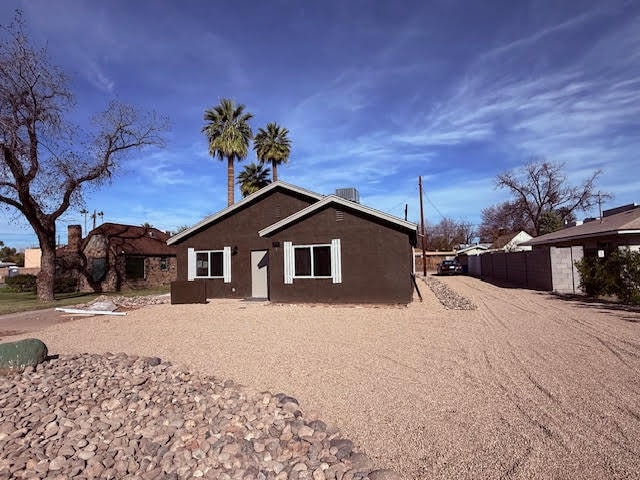 Building Photo - BRAND NEW TOWNHOME IN THE MIDDLE OF UPTOWN PHX WITH ALL THE BELLS AND WHISTLES!!!