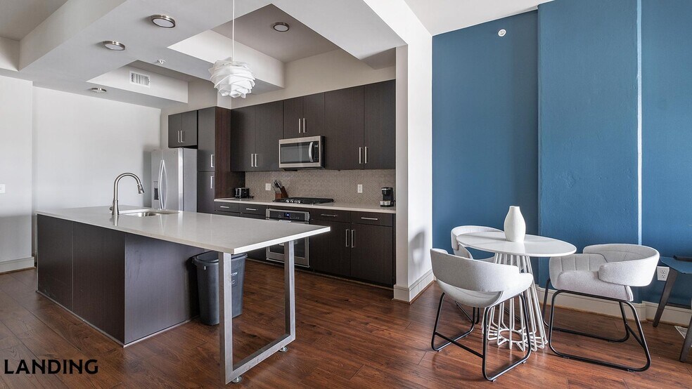 Building Photo - 1414 Wood Hollow Dr