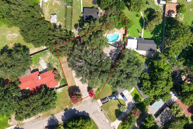 Building Photo - 101 Sultenfuss Ave