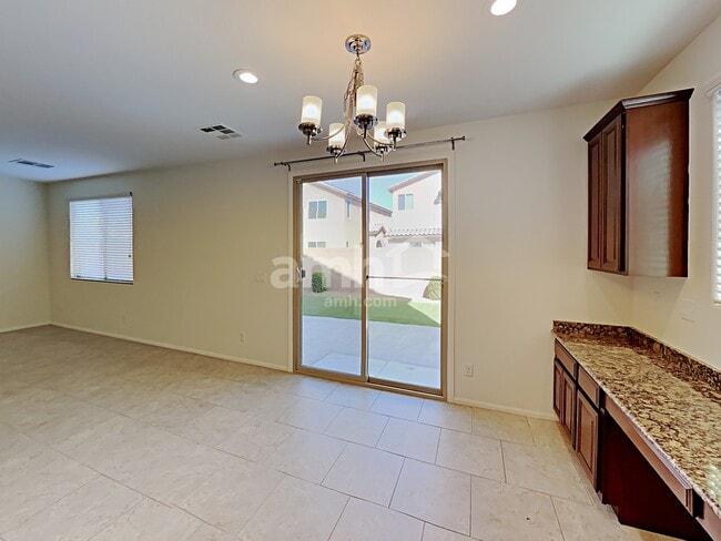 Building Photo - 492 Bright Peridot Ave