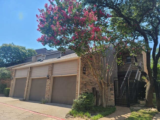 Building Photo - Newly remodeled