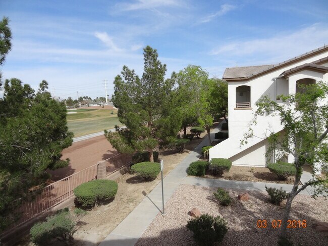 Building Photo - 5655 E Sahara Ave