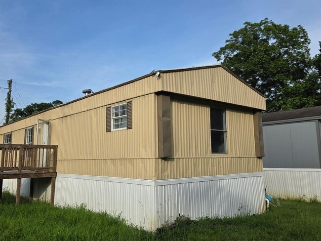 Building Photo - 5807 Fletcher St