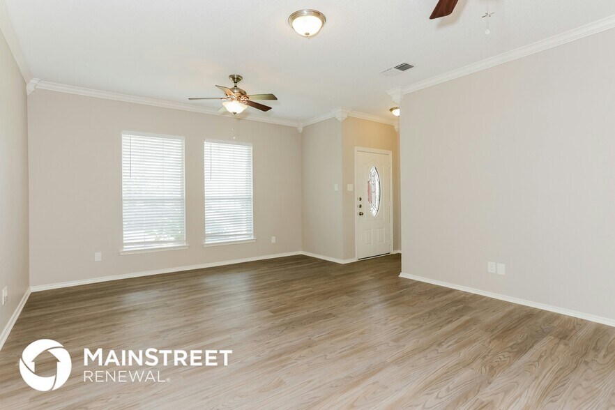 Building Photo - 815 Ackers Dr