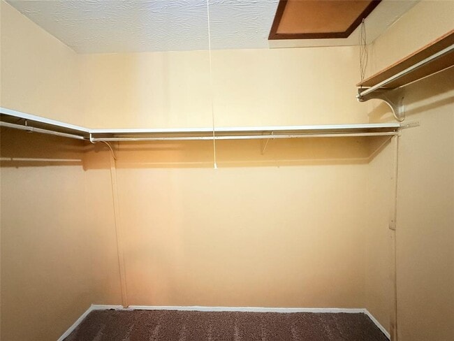 Building Photo - 9611 Blue Creek Ln