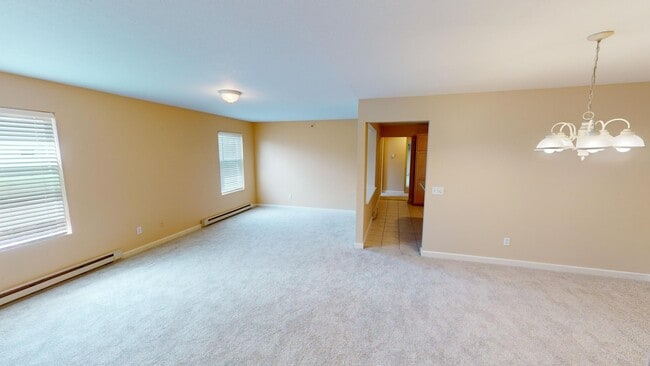 Building Photo - Excellent Canfield Location!! Very clean and well maintained 3 bedroom/2 Full Bath Condo.