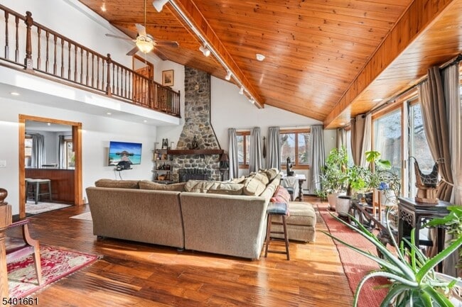 Building Photo - 197 Point Breeze Dr