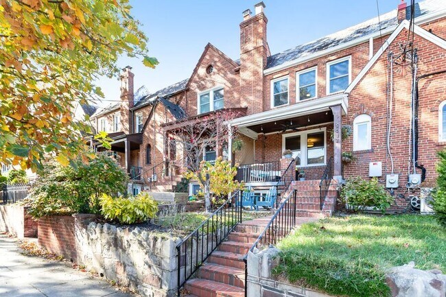 Building Photo - 5012 3rd St NW