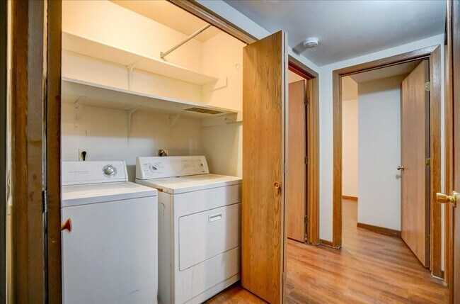 Building Photo - 58 Sunfish Ct