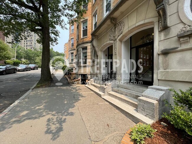 Building Photo - 1 bedroom in Brookline MA 02446