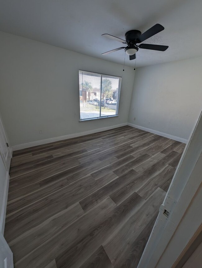 Building Photo - Remodeled and spacious 2 bedrooms with pat...