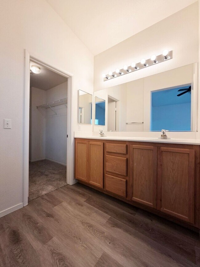 Building Photo - 3 Bedroom Home with New Carpet Upstairs & Spacious Backyard