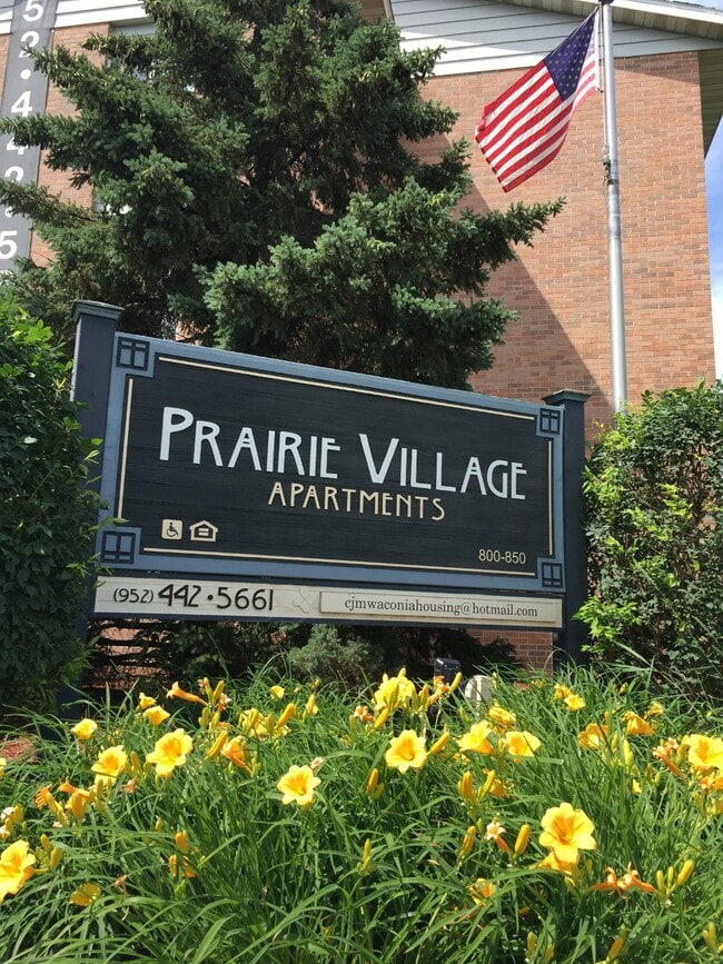 Building Photo - Prairie Village