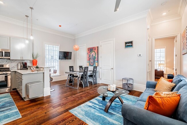 Building Photo - 1201 Baronne St