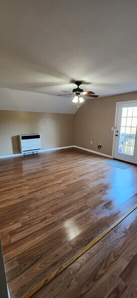 Building Photo - 391 Putnam Pike