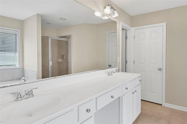 Building Photo - 440 Bayswater Way