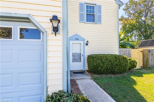 Building Photo - 908 Vincent Ct