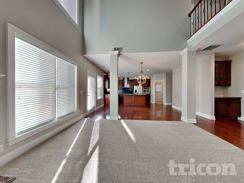 Building Photo - 1533 Country Wood Dr