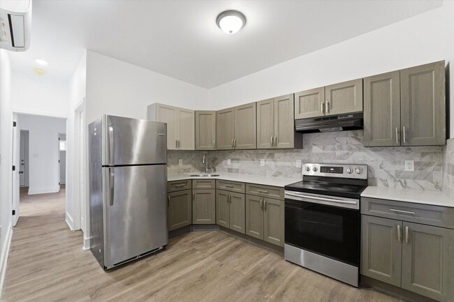 Building Photo - 3BR/3BA House | Newly Renovated | Section 8 Welcome