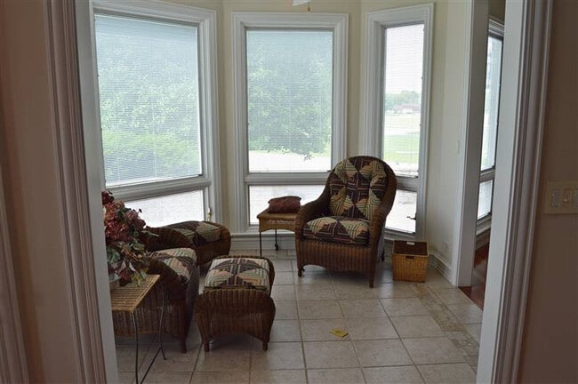 Building Photo - 711 Berkshire Ct