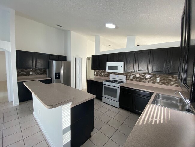 Building Photo - Home for rent