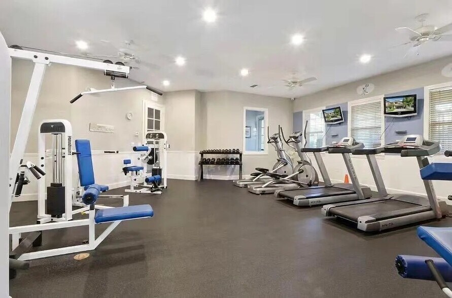 Building Photo - 9621 Coney Island Cir