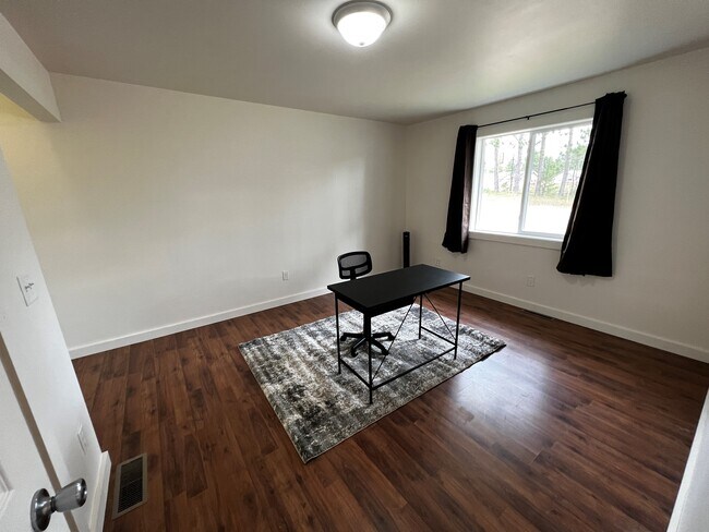 Building Photo - 9197 Cty J-Unit A