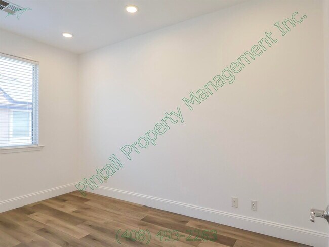 Building Photo - 5130 Le Miccine Terrace