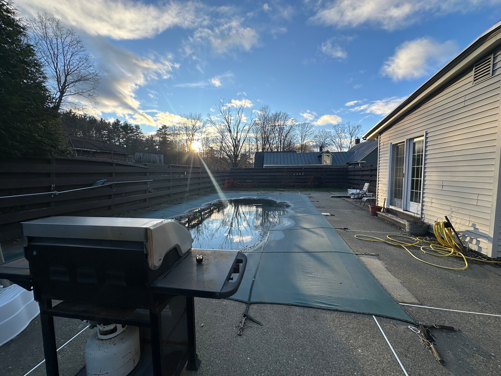 Building Photo - 4 Maple Ave