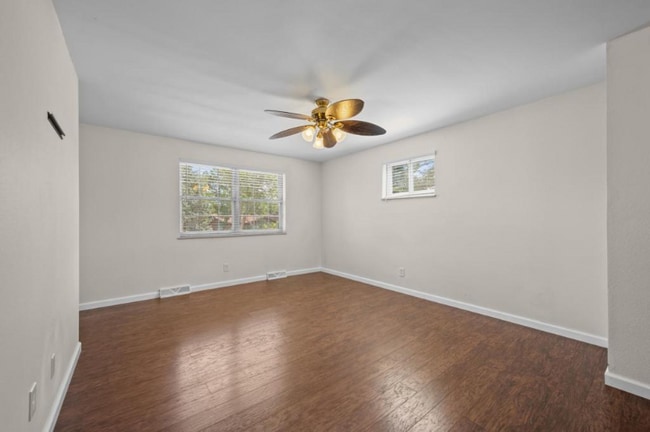 Building Photo - 2219 27th Ave