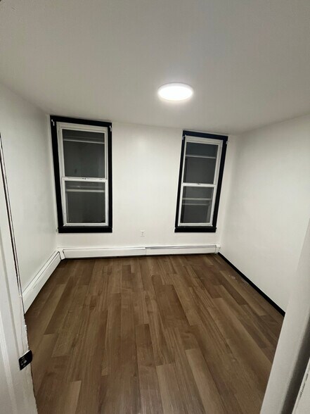 Building Photo - 198 President St