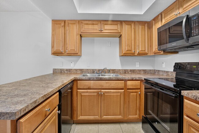 Building Photo - 53 Windtree Ln