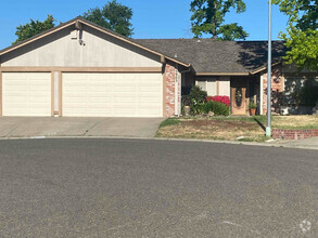 Building Photo - 5905 Small Hill Ct