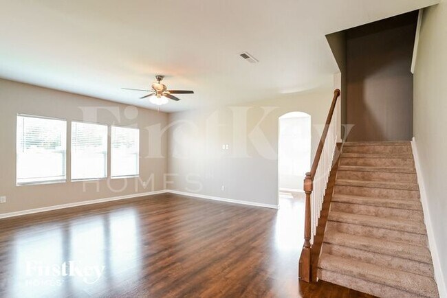 Building Photo - 314 Whispering Hills Drive