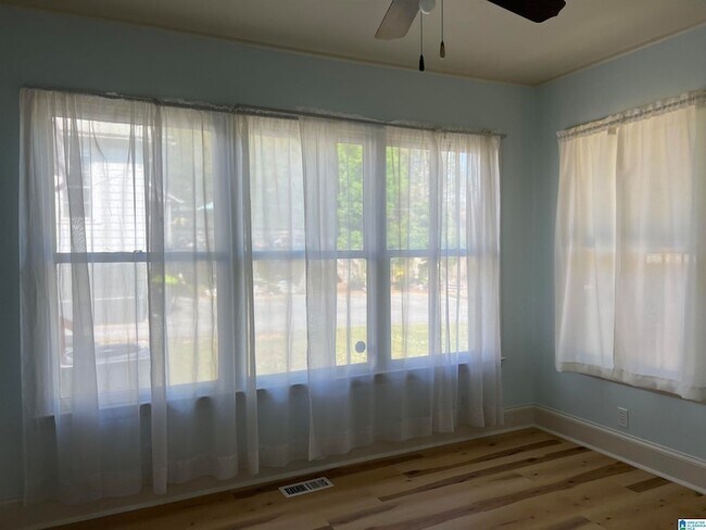 Building Photo - 605 North St E