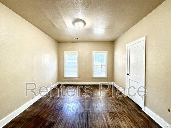 Building Photo - 120 N Birmingham Pl